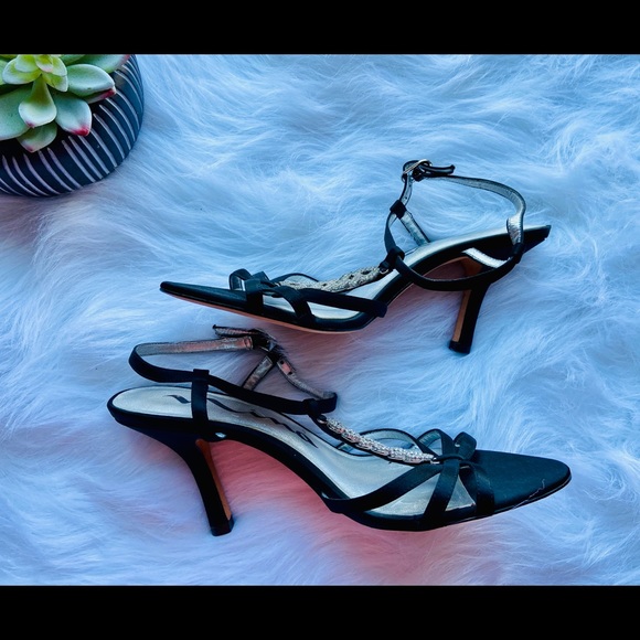 *SOLD*Nina Strappy Heels - Picture 4 of 6